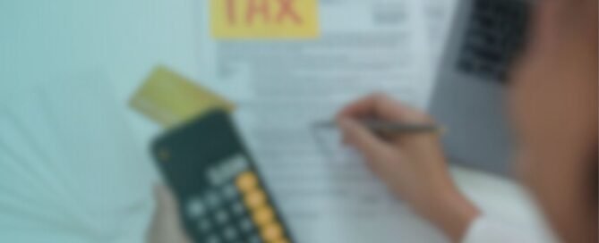 Infographie sur les taxes aux États-Unis pour les entreprises françaises : fédéral, local et sales tax.