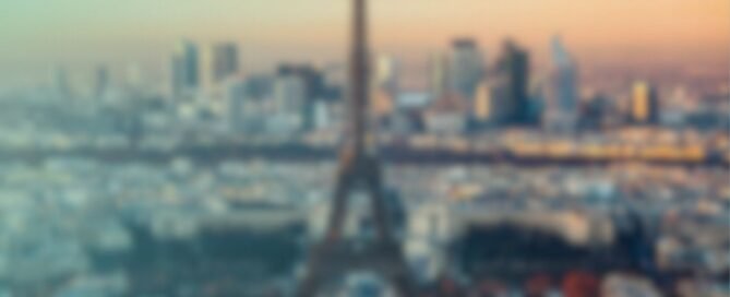 Comparaison des procédures de rupture de contrat entre la France et les USA : délais et obligations légales.